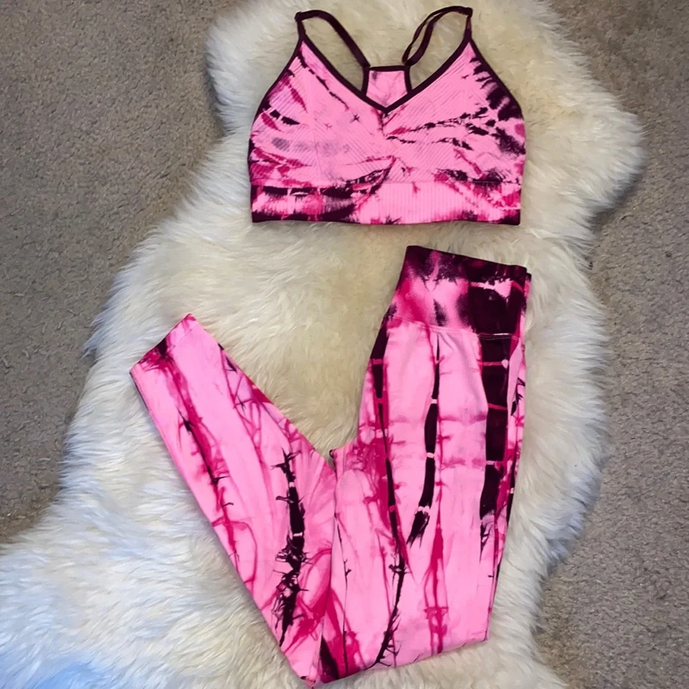 🆕PINK Victoria’s Secret Pink Spiral Tie Dye Set, M, S